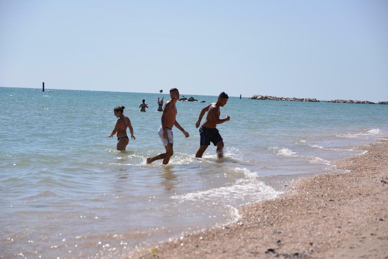 Camping Tre Archi Lido di Fermo Exteriör bild