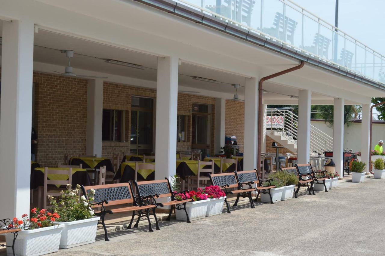 Camping Tre Archi Lido di Fermo Exteriör bild