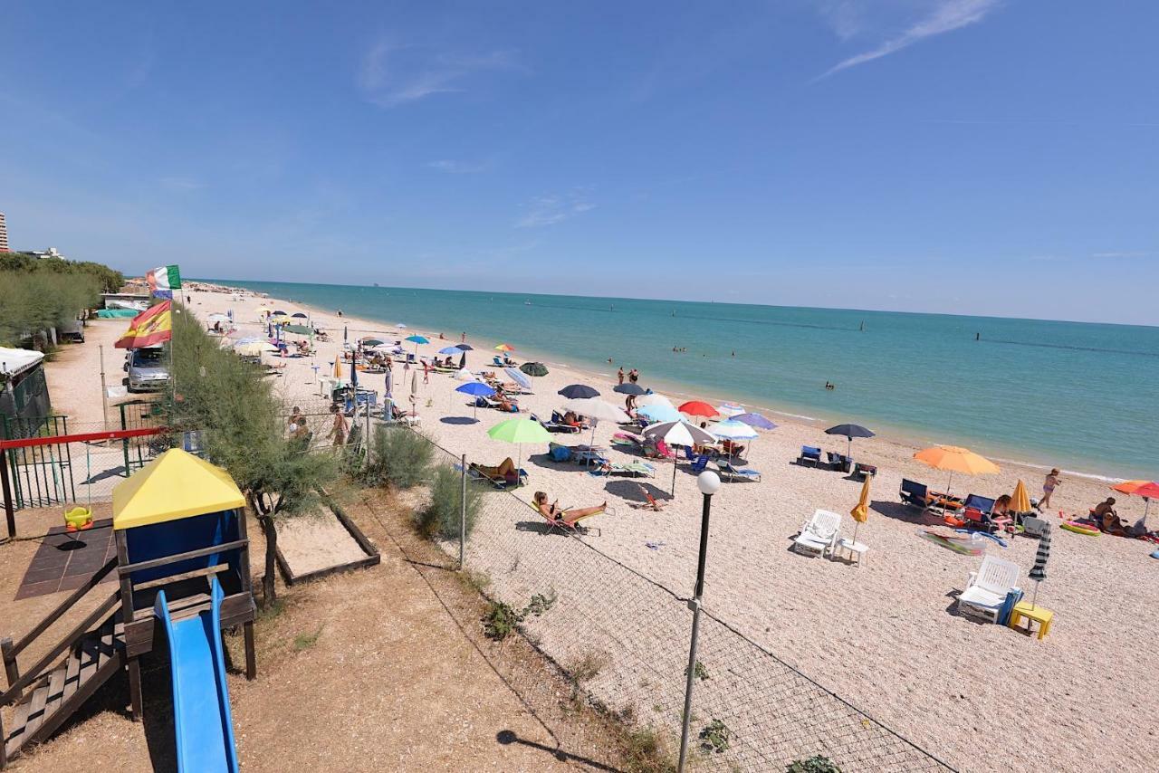 Camping Tre Archi Lido di Fermo Exteriör bild