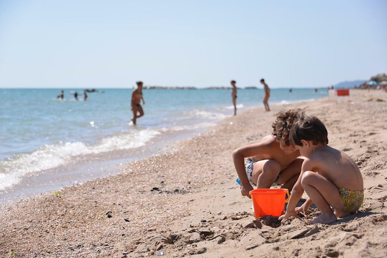 Camping Tre Archi Lido di Fermo Exteriör bild